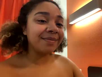 girl Singles & Couples Sex Cam with erickavee21