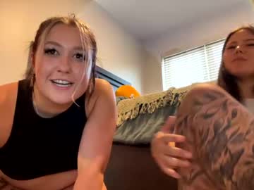 girl Singles & Couples Sex Cam with tatted_and_bratted