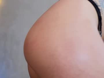 girl Singles & Couples Sex Cam with emmi_rosee