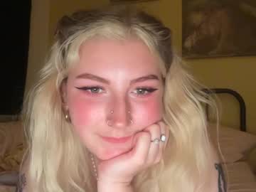 girl Singles & Couples Sex Cam with lulababy23