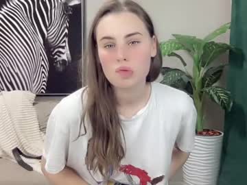 girl Singles & Couples Sex Cam with vivi_an1