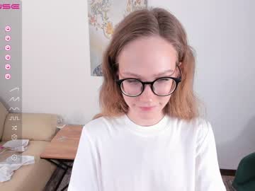 girl Singles & Couples Sex Cam with top_stop