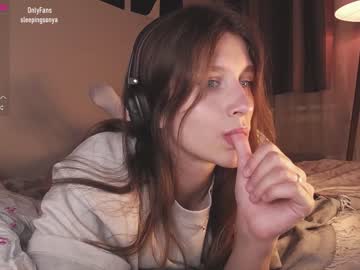 girl Singles & Couples Sex Cam with sleepingsonya