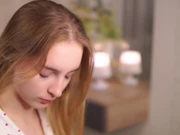 girl Singles & Couples Sex Cam with flairbuffkin