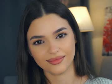 girl
        zarabeamer cam image #258502