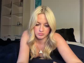 girl Singles & Couples Sex Cam with zeekthefreek22