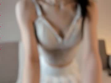 girl Singles & Couples Sex Cam with elwynagreaves