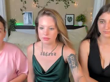 girl Singles & Couples Sex Cam with isla_meow