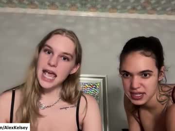 girl Singles & Couples Sex Cam with okjas