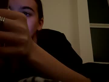 girl Singles & Couples Sex Cam with lilfrooti0