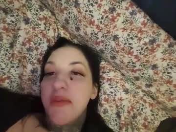 girl Singles & Couples Sex Cam with justanotherjunkie
