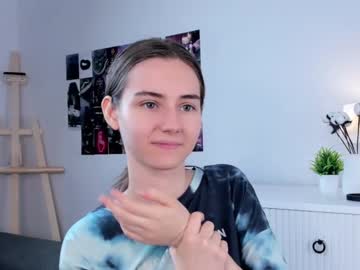 girl Singles & Couples Sex Cam with approche_toi_petite