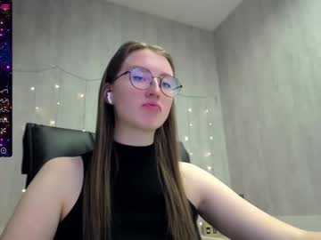 girl Singles & Couples Sex Cam with pretty_caroline