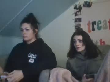 girl Singles & Couples Sex Cam with aloura44