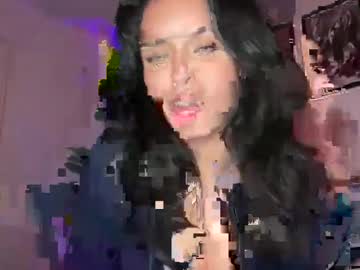 girl Singles & Couples Sex Cam with reikatara