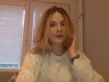 girl Singles & Couples Sex Cam with heli_ber