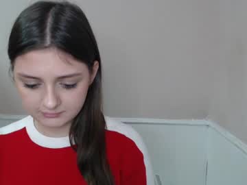 girl Singles & Couples Sex Cam with traisy_