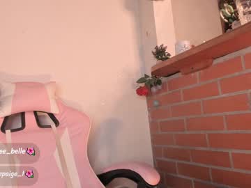 girl Singles & Couples Sex Cam with callie_paige_
